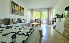 Gemuetliche Wohnung, Schnell In Koeln, Messe, Stadion & Phantasialand